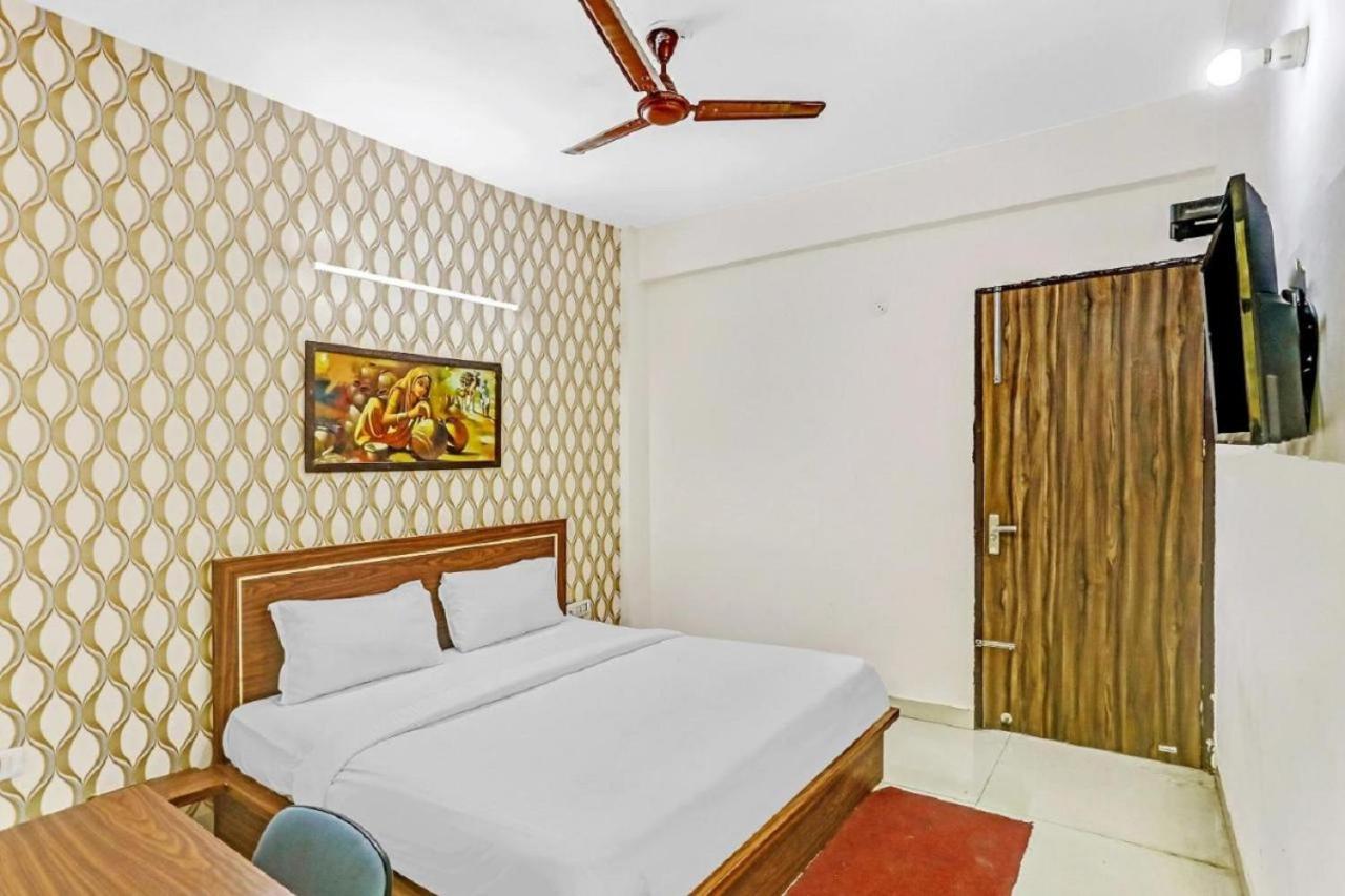 Hotel Noida Continental At Noida City Center Exteriér fotografie