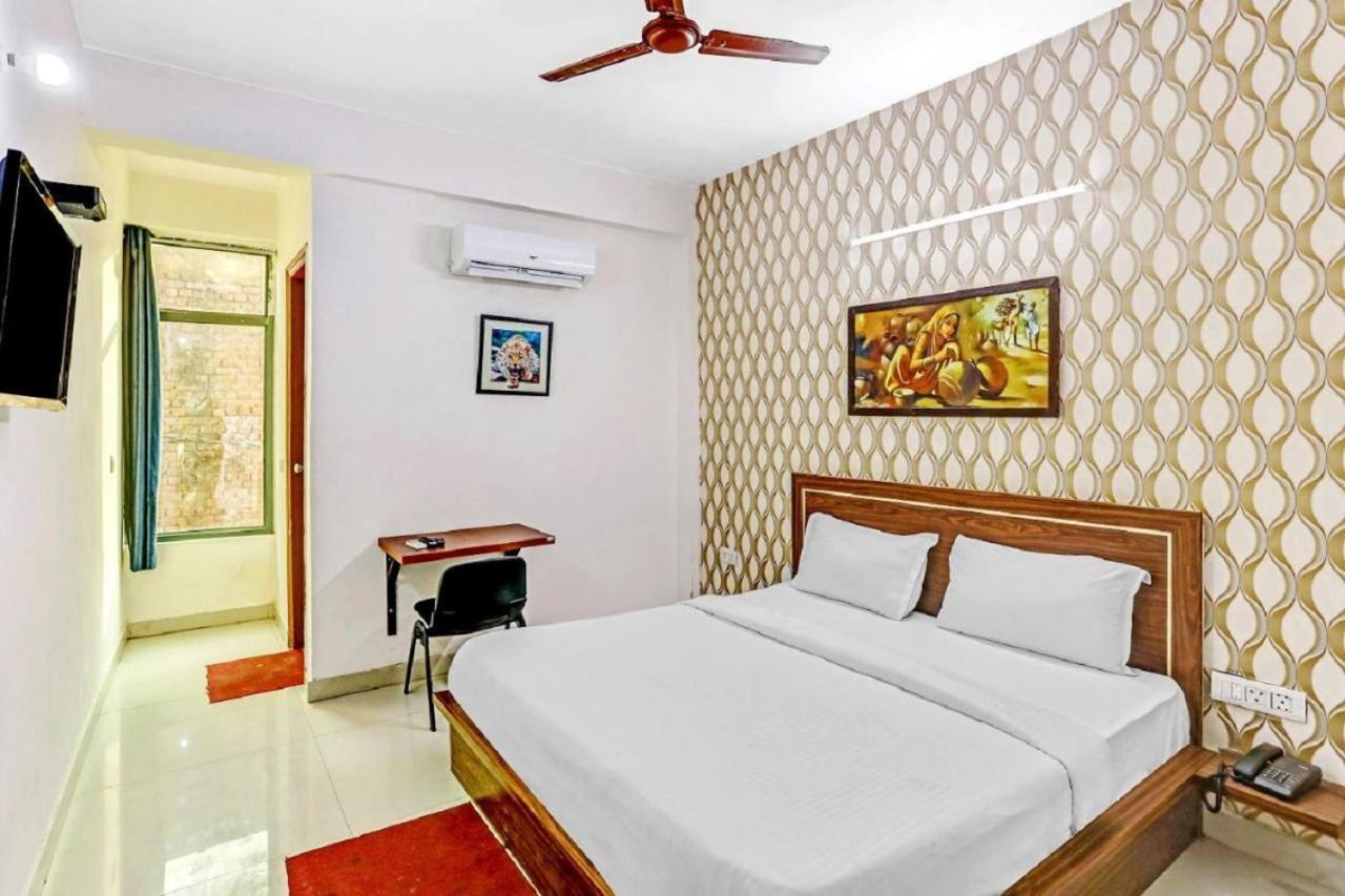 Hotel Noida Continental At Noida City Center Exteriér fotografie