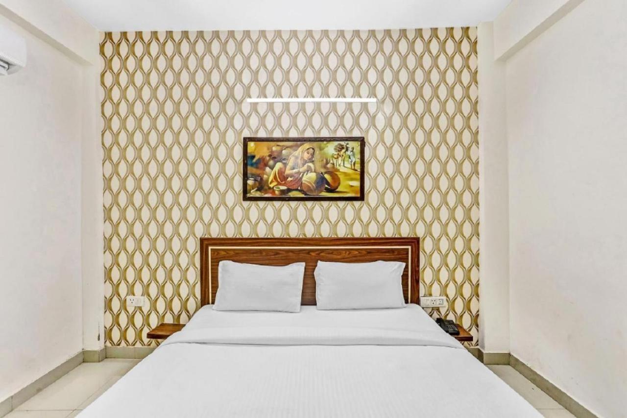 Hotel Noida Continental At Noida City Center Exteriér fotografie