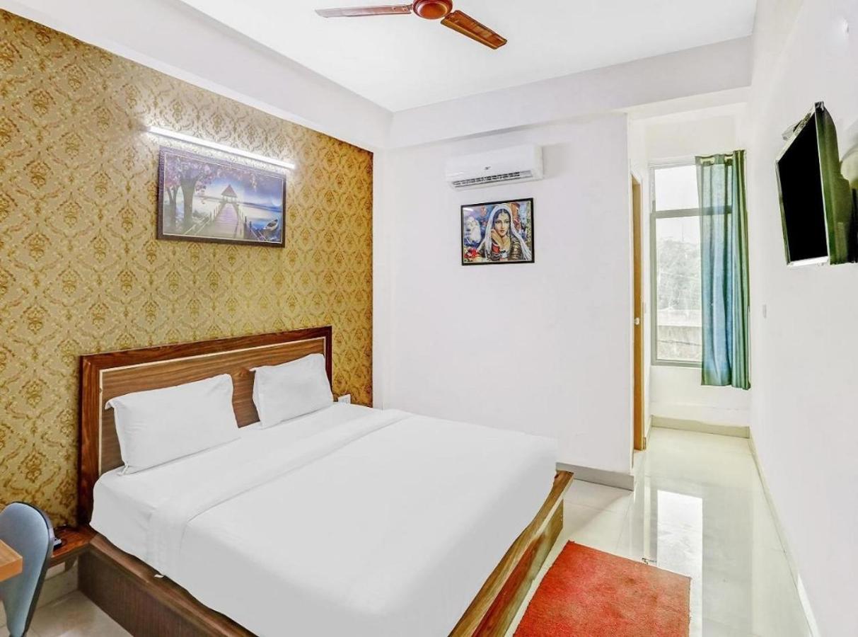 Hotel Noida Continental At Noida City Center Exteriér fotografie