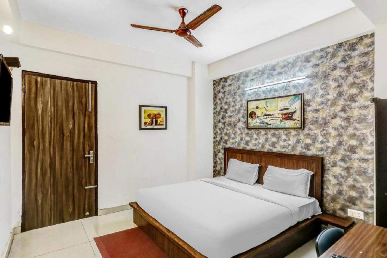 Hotel Noida Continental At Noida City Center Exteriér fotografie