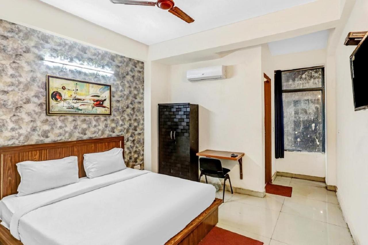 Hotel Noida Continental At Noida City Center Exteriér fotografie