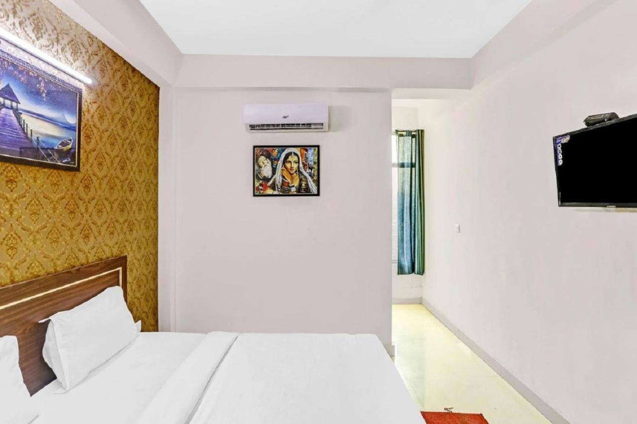 Hotel Noida Continental At Noida City Center Exteriér fotografie